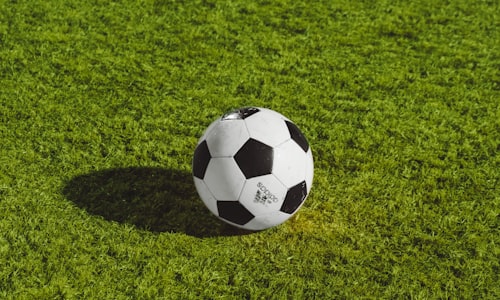 kksport技术团队在数据中心进行电源系统调试与维护工作